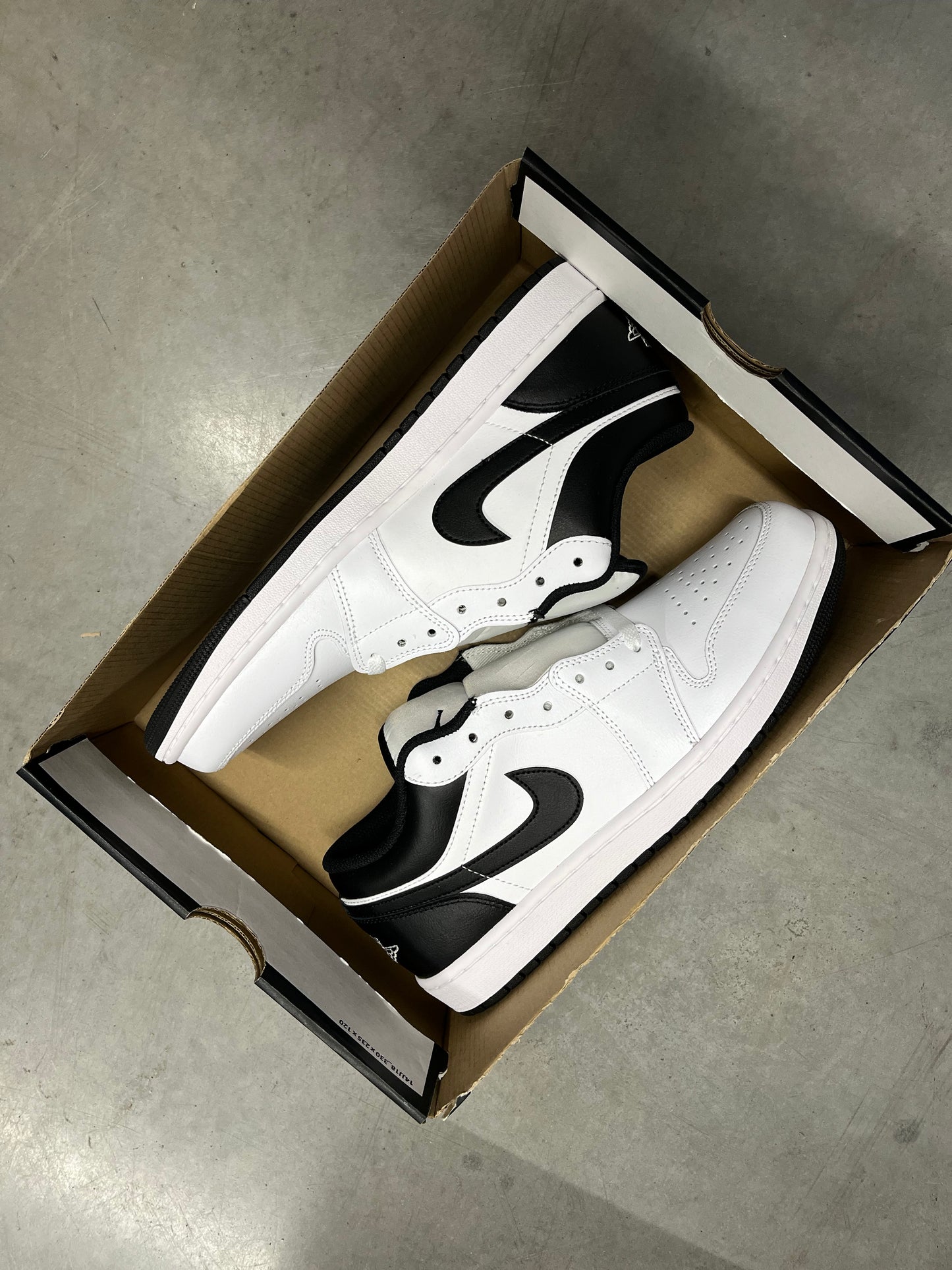 Jordan 1 Low White Black