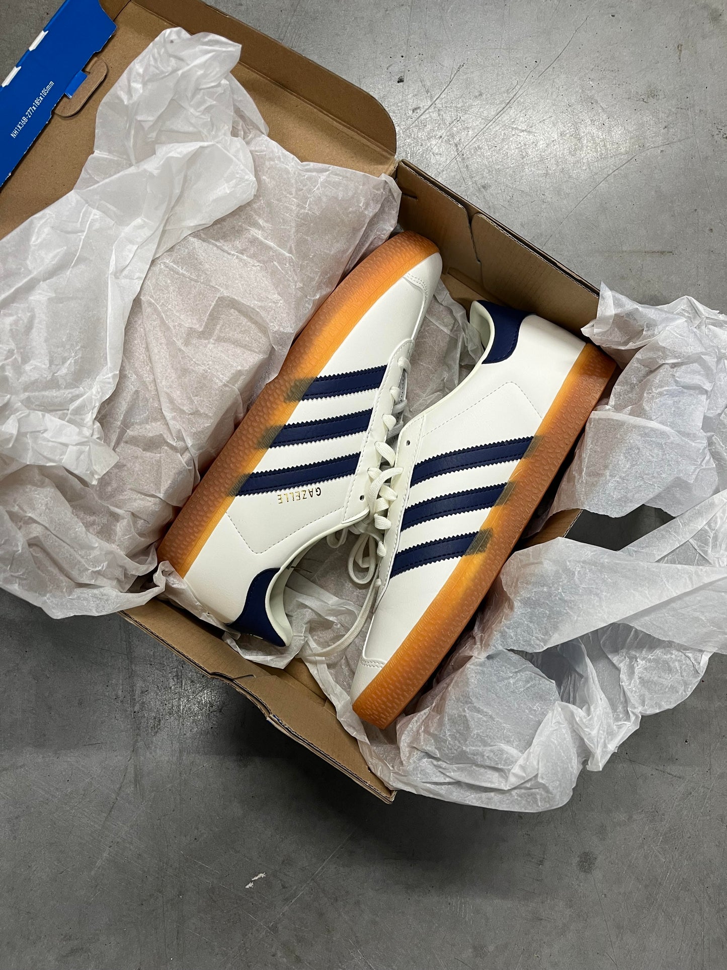 adidas Gazelle Off White Dark Blue (Grade School)