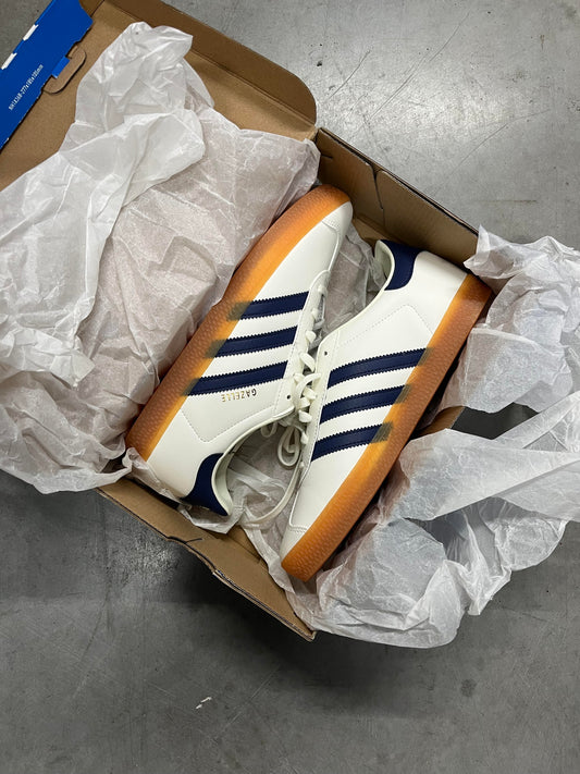 adidas Gazelle Off White Dark Blue (Grade School)